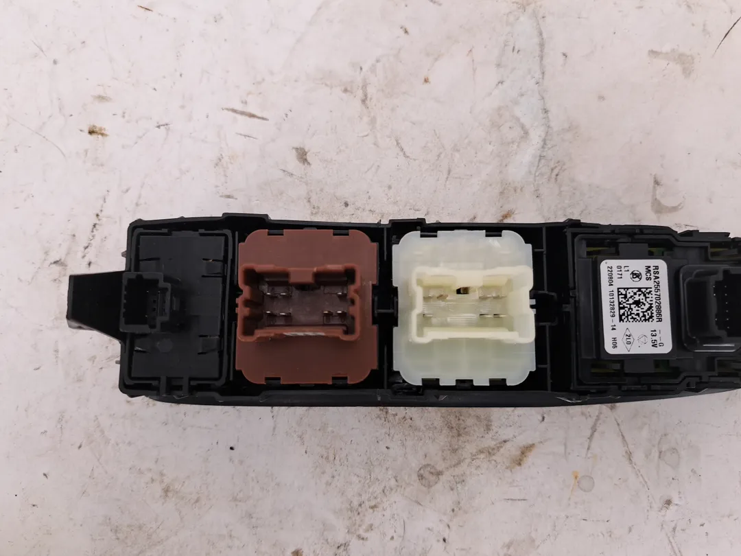 Interruttore alzacristalli porta anteriore sinistro Interruttore alzacristalli porta anteriore sinistro