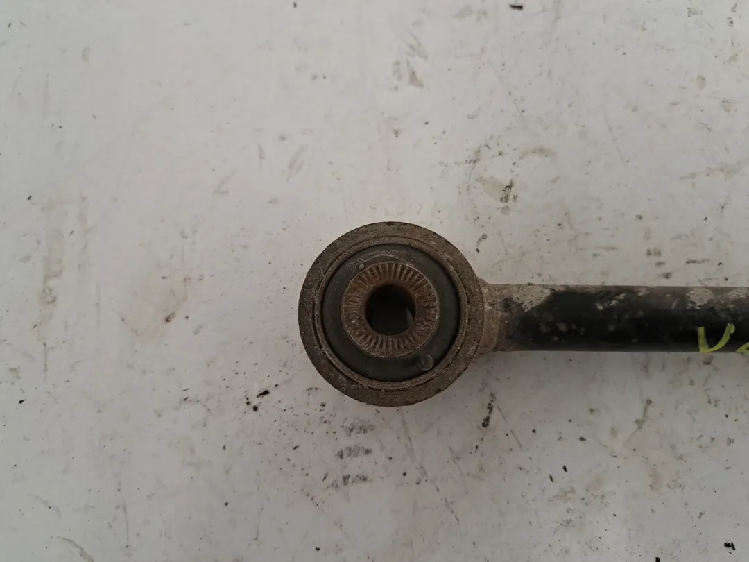 Braccio oscillante anteriore inferiore sospensione posteriore sinistro Braccio oscillante anteriore inferiore sospensione posteriore sinistro