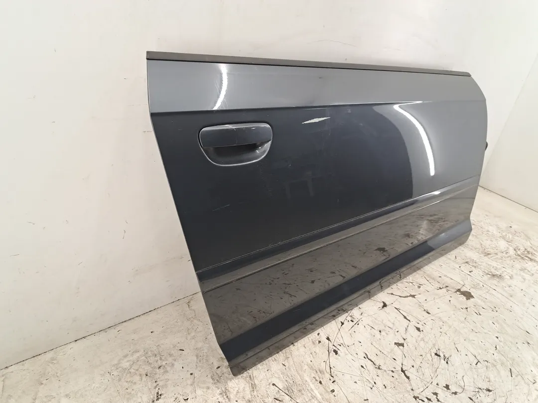 Porta anteriore destro