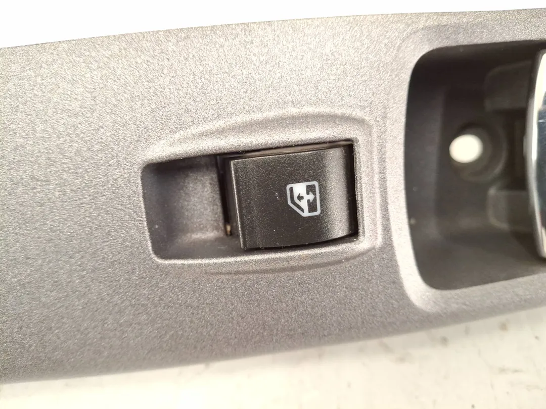 Interruttore alzacristalli porta anteriore Interruttore alzacristalli porta anteriore