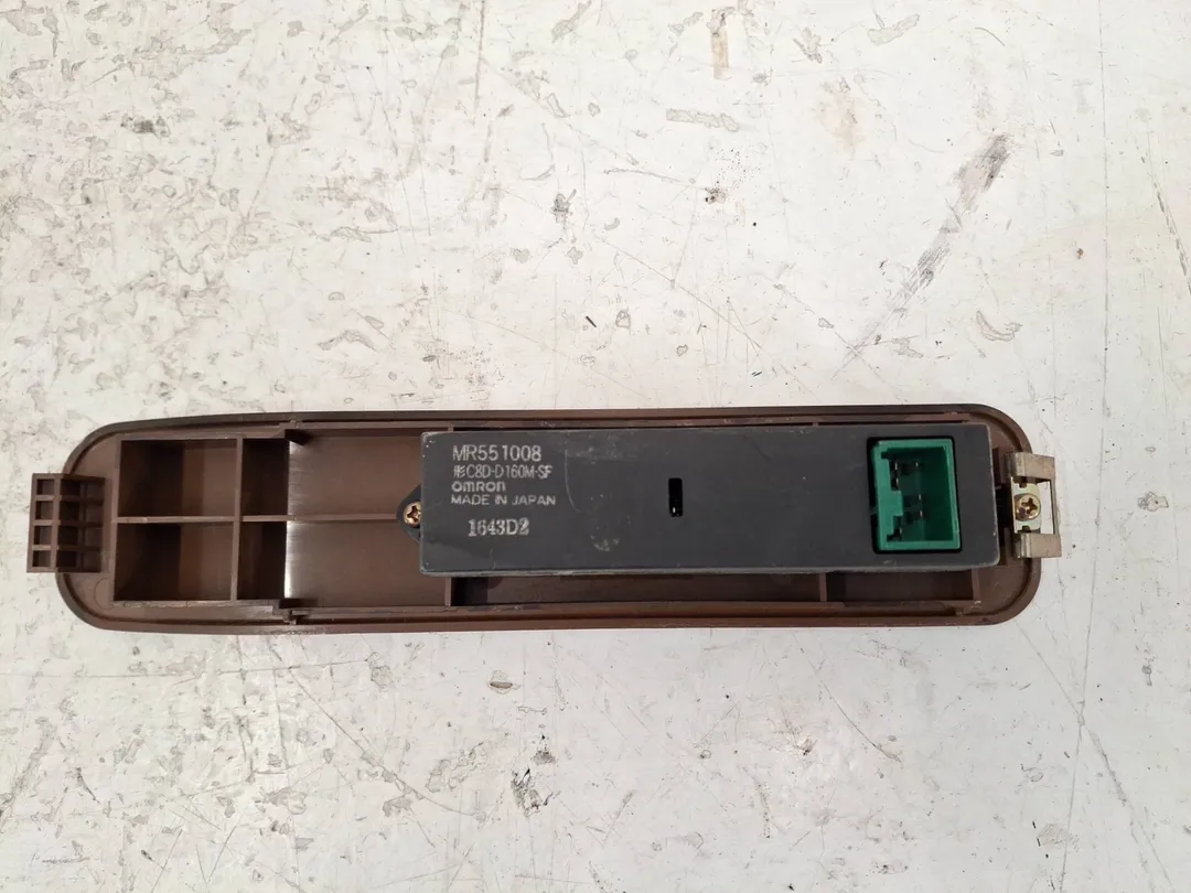 Interruttore alzacristalli porta anteriore destro Interruttore alzacristalli porta anteriore destro