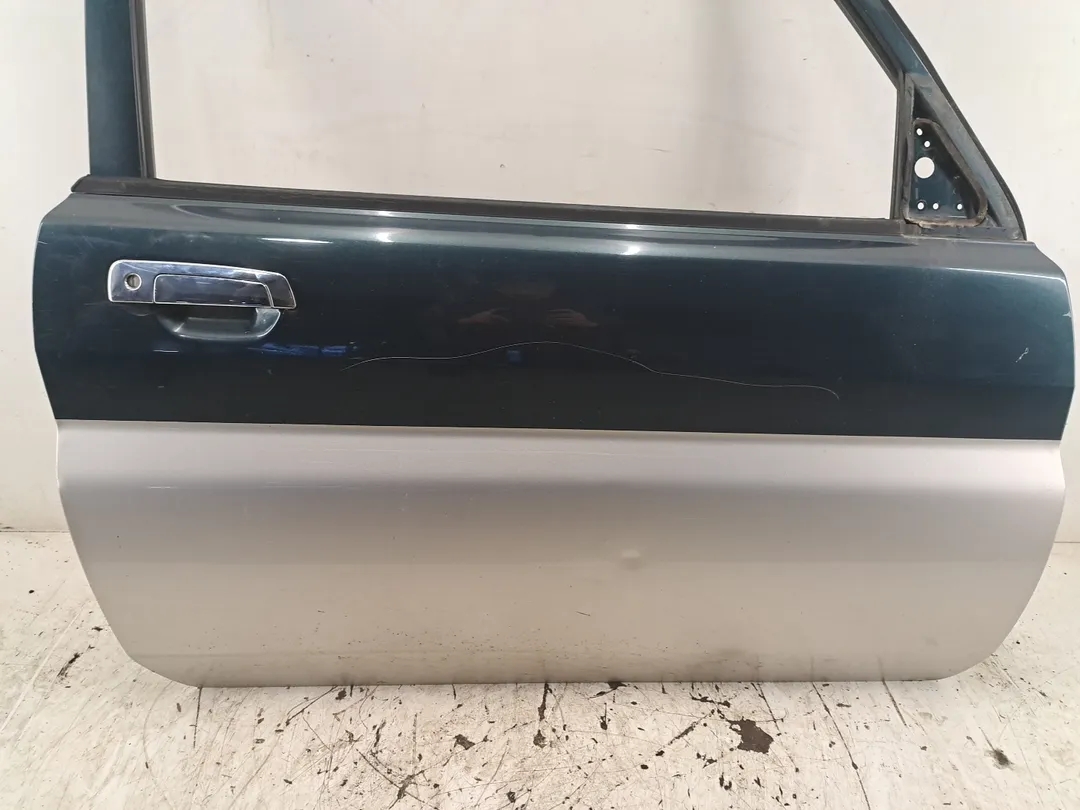 Porta anteriore destro