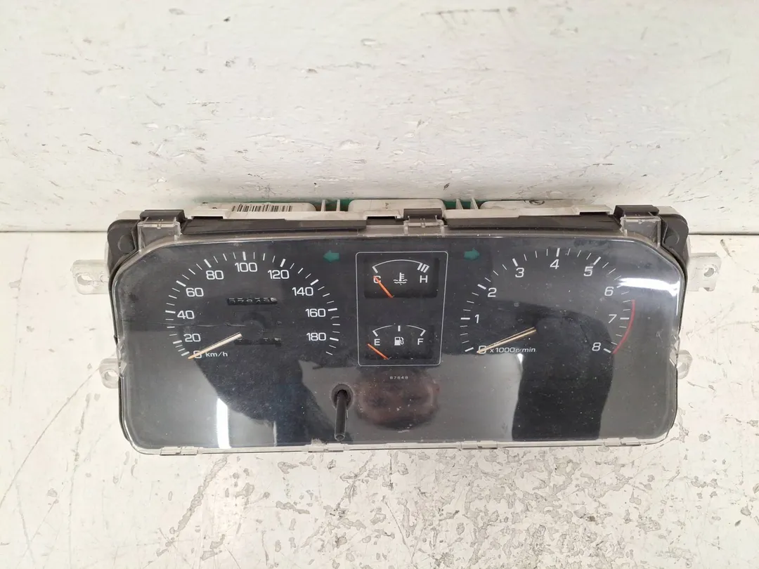 Quadro strumenti contachilometri Quadro strumenti contachilometri