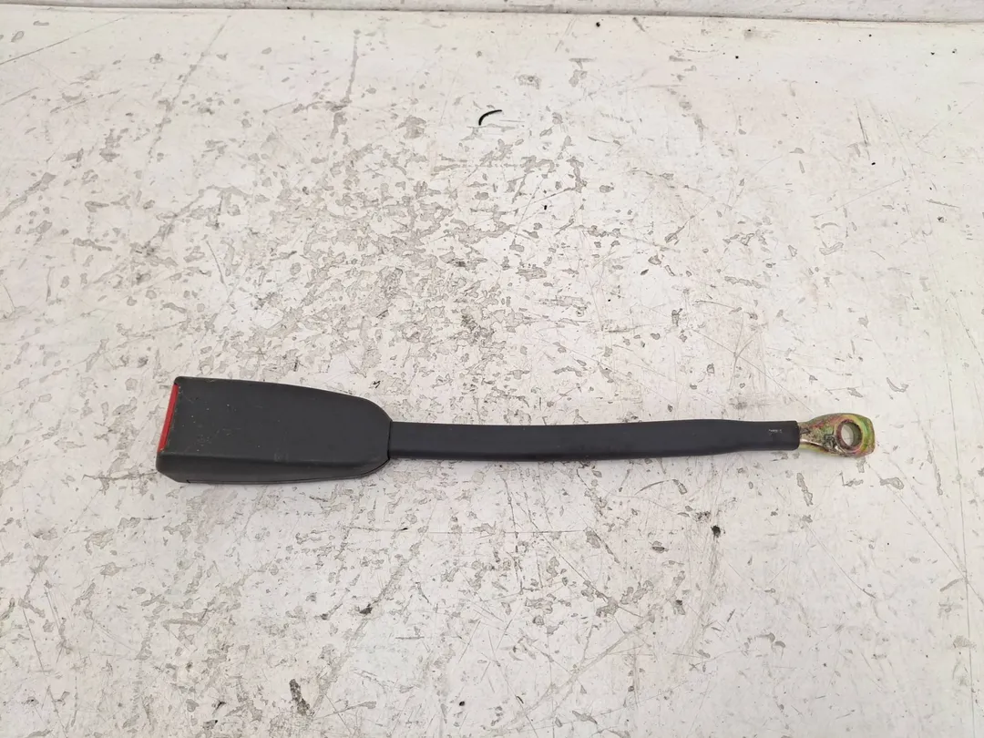 Aggancio cintura di sicurezza anteriore destro Aggancio cintura di sicurezza anteriore destro