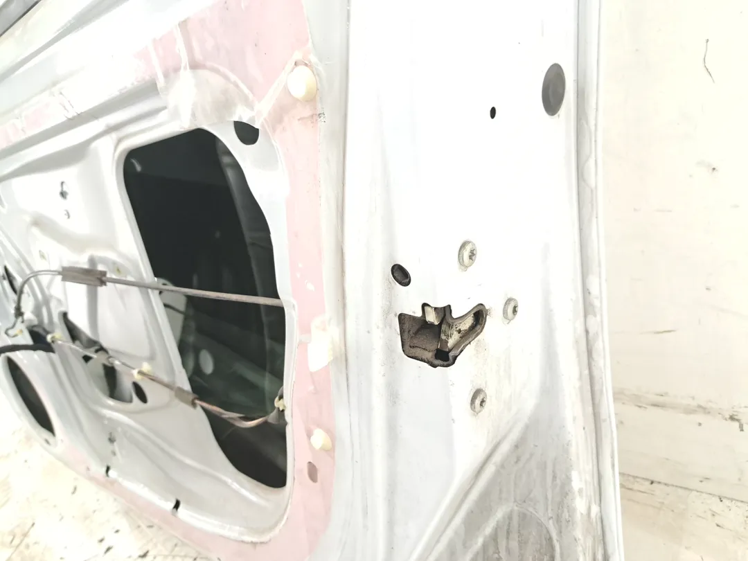 Porta anteriore destro