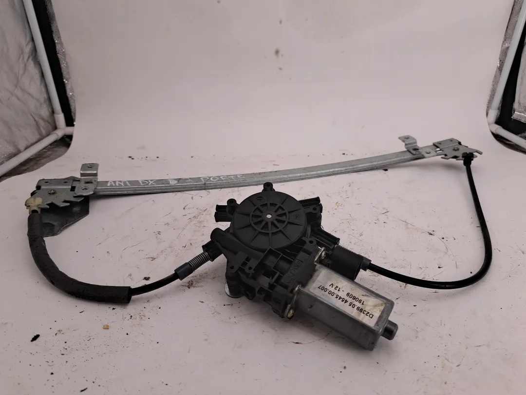 Alzacristallo elettrico porta anteriore con motorino destro Alzacristallo elettrico porta anteriore con motorino destro