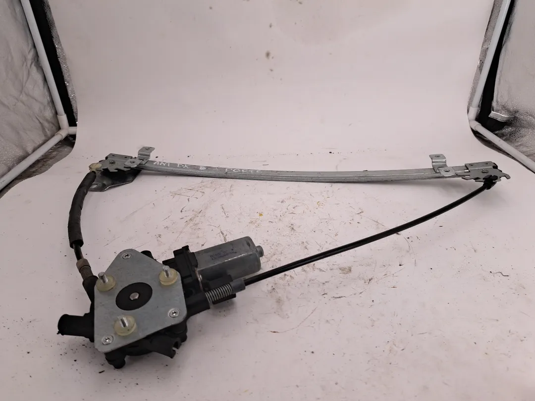 Alzacristallo elettrico porta anteriore con motorino destro Alzacristallo elettrico porta anteriore con motorino destro