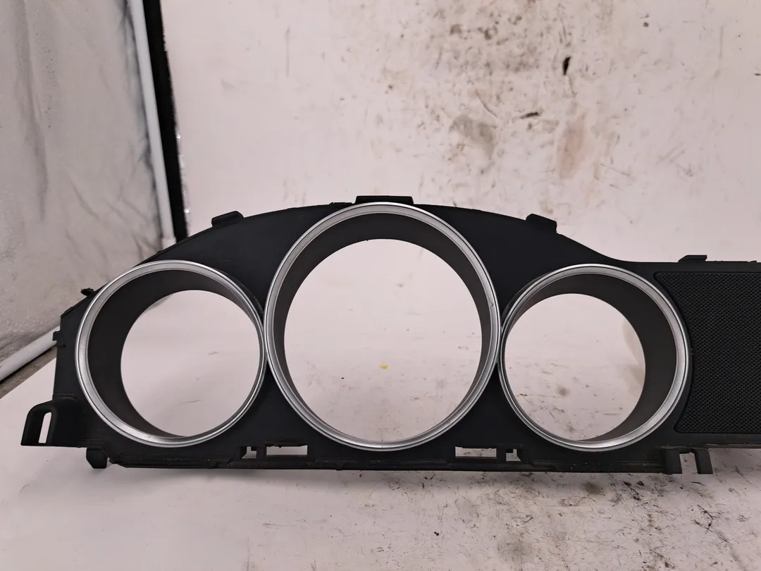 Cornice portastrumenti Cornice portastrumenti