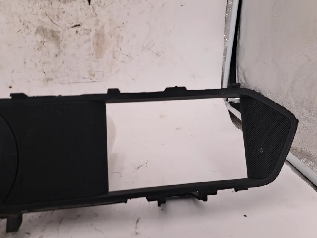 Cornice portastrumenti Cornice portastrumenti