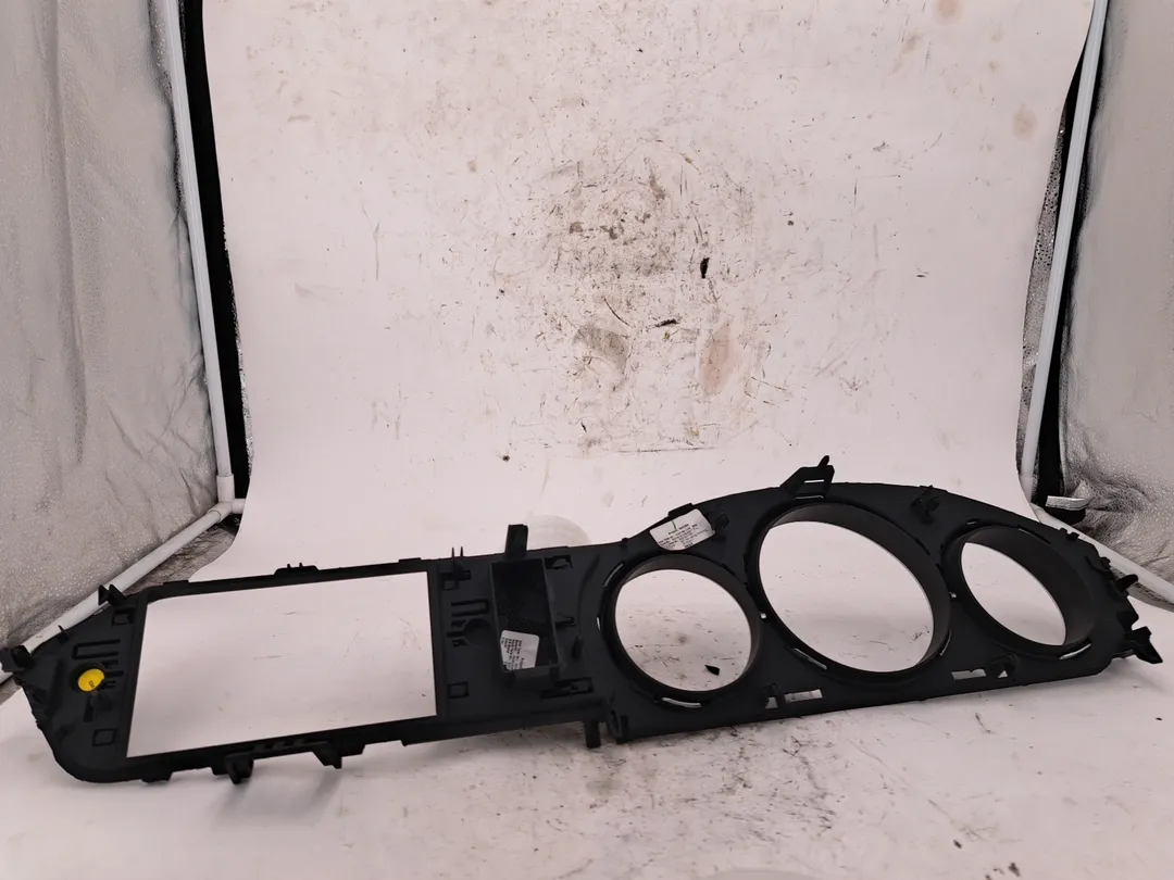 Cornice portastrumenti Cornice portastrumenti