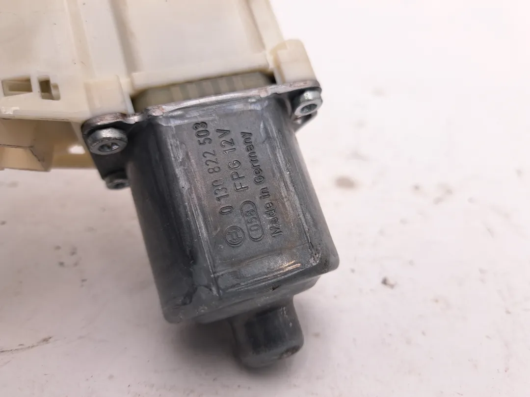 Motorino alzacristallo porta anteriore sinistro