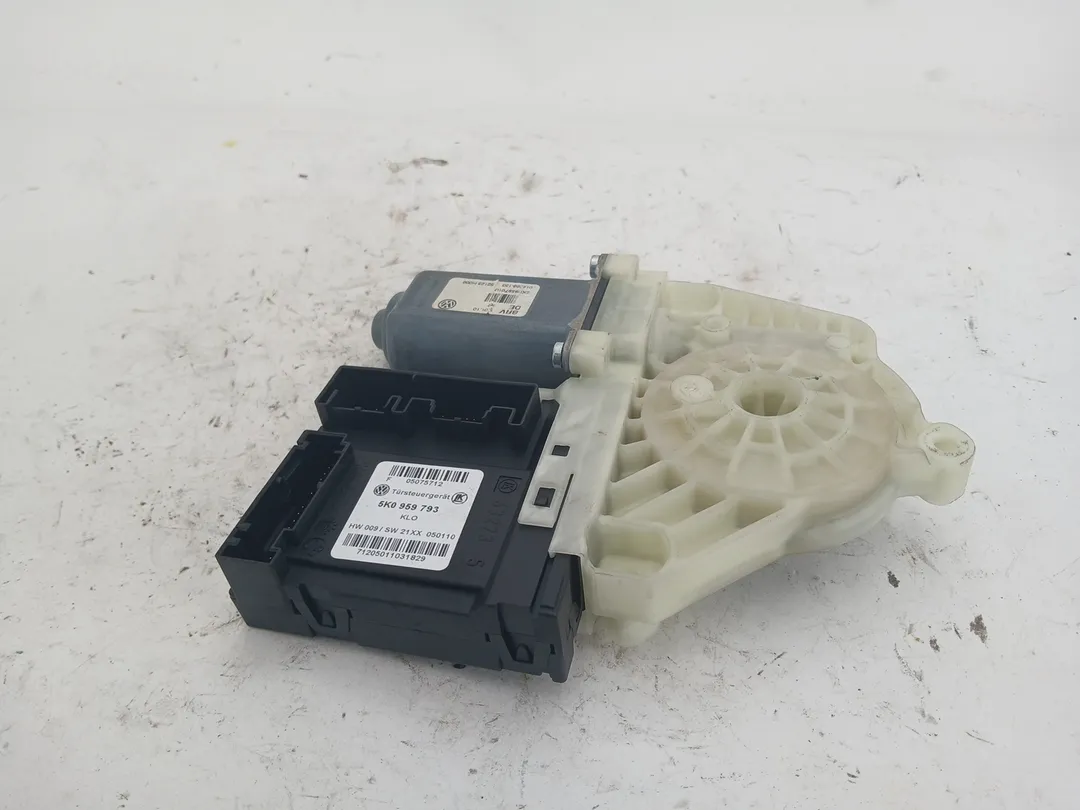 Motorino alzacristallo porta anteriore sinistro Motorino alzacristallo porta anteriore sinistro