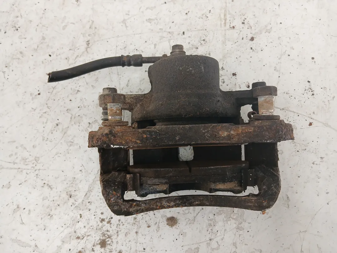 Pinza freno anteriore destro Pinza freno anteriore destro