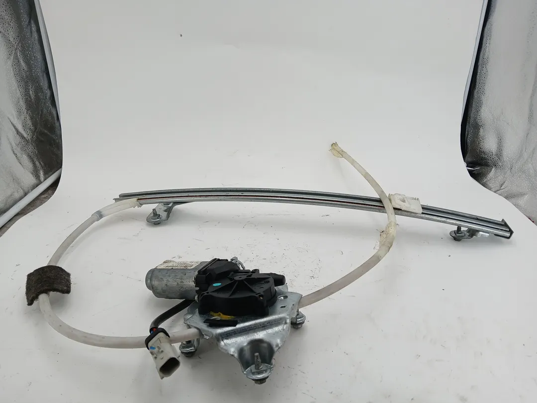 Alzacristallo elettrico porta anteriore con motorino sinistro Alzacristallo elettrico porta anteriore con motorino sinistro
