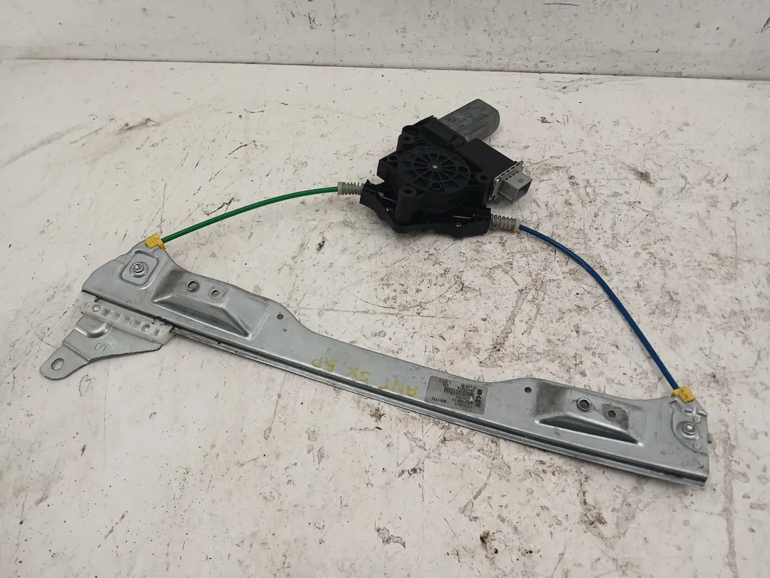 Alzacristallo elettrico porta anteriore con motorino sinistro Alzacristallo elettrico porta anteriore con motorino sinistro