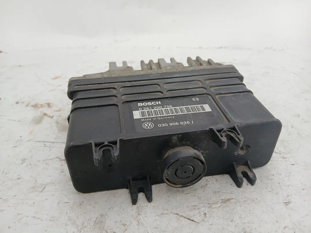 Centralina iniezione motore ECU Centralina iniezione motore ECU