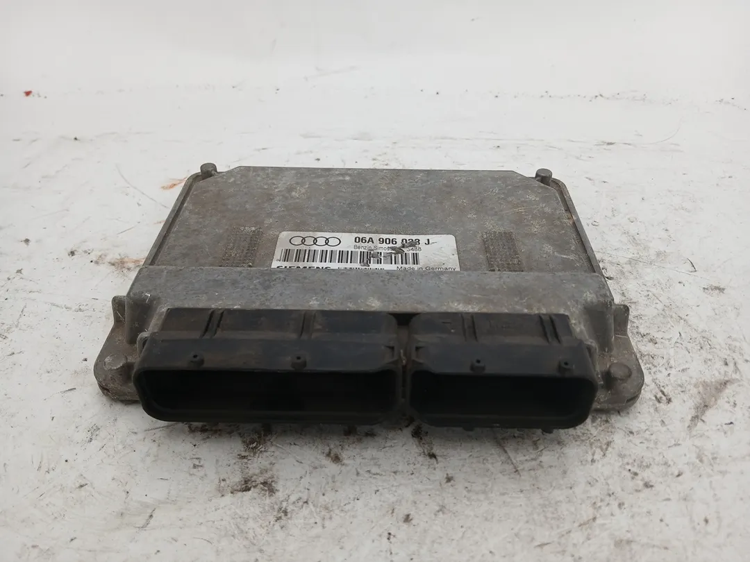 Centralina iniezione motore ECU Centralina iniezione motore ECU