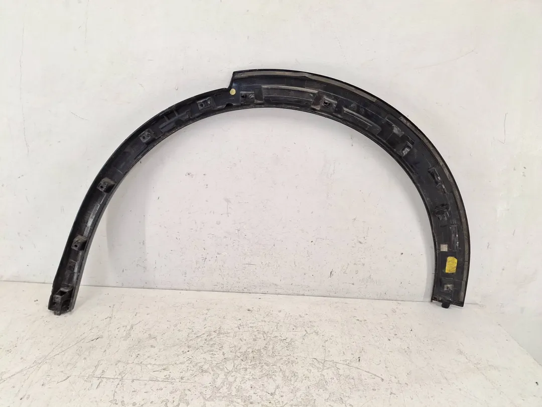 Modanatura arco passaruota posteriore destro Modanatura arco passaruota posteriore destro