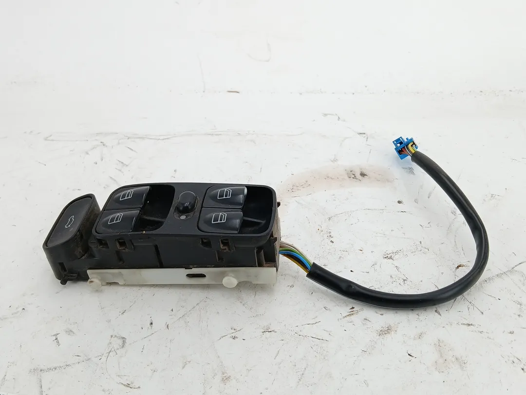 Interruttore alzacristalli porta anteriore sinistro Interruttore alzacristalli porta anteriore sinistro
