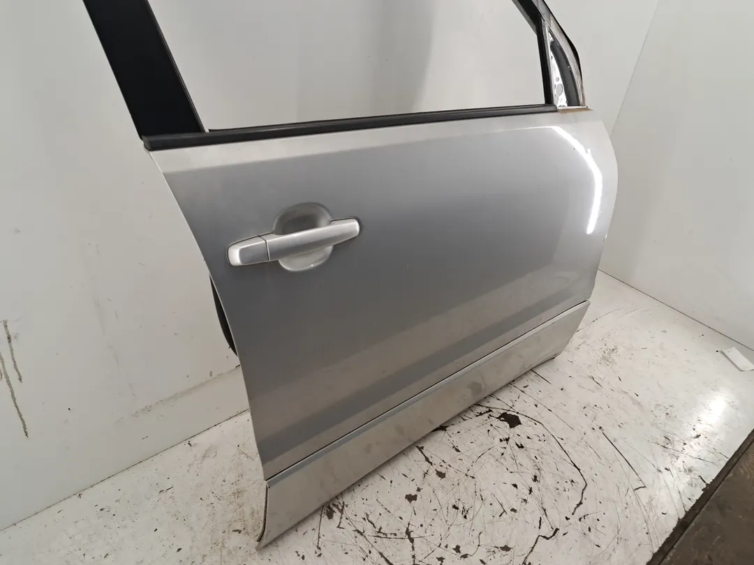 Porta anteriore destro