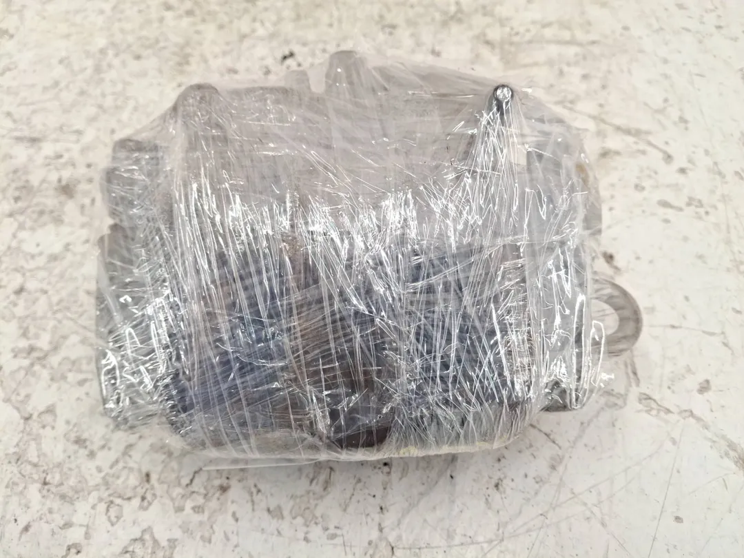 Pinza freno anteriore destro Pinza freno anteriore destro