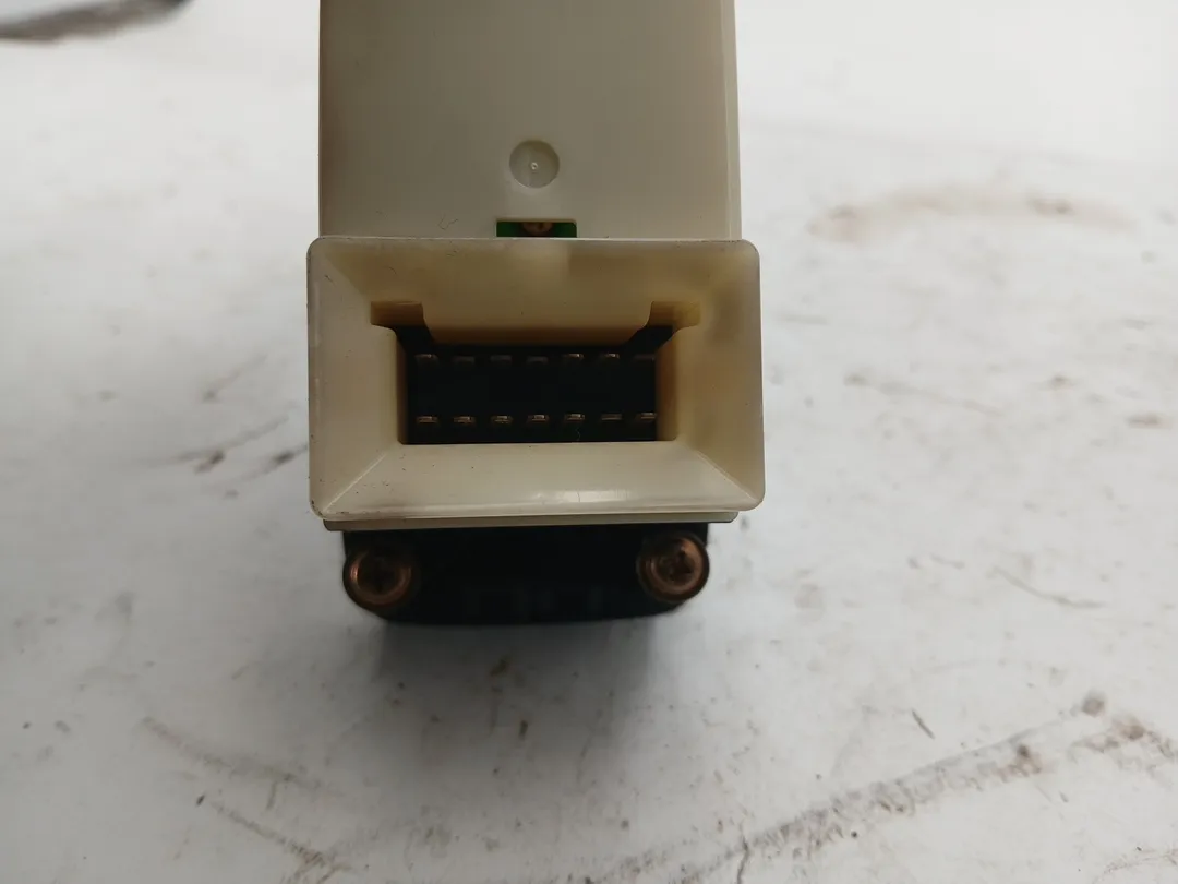 Interruttore alzacristalli porta anteriore sinistro Interruttore alzacristalli porta anteriore sinistro