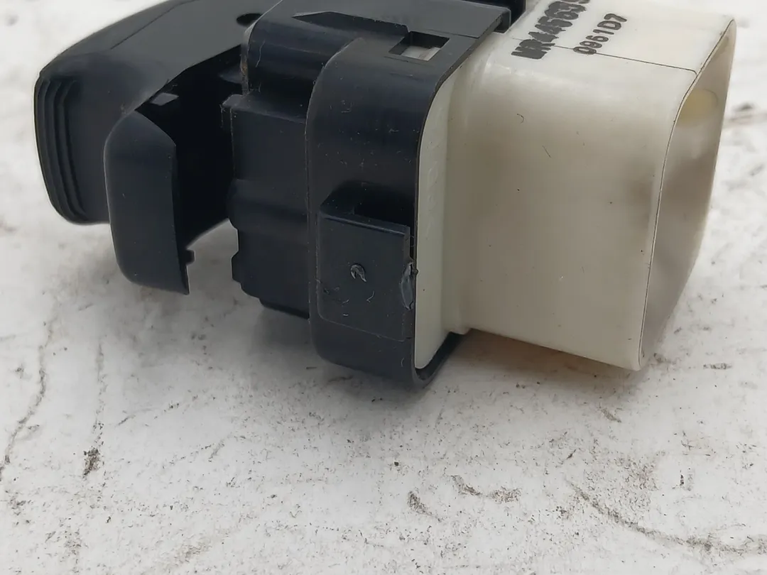 Interruttore alzacristalli porta anteriore destro Interruttore alzacristalli porta anteriore destro