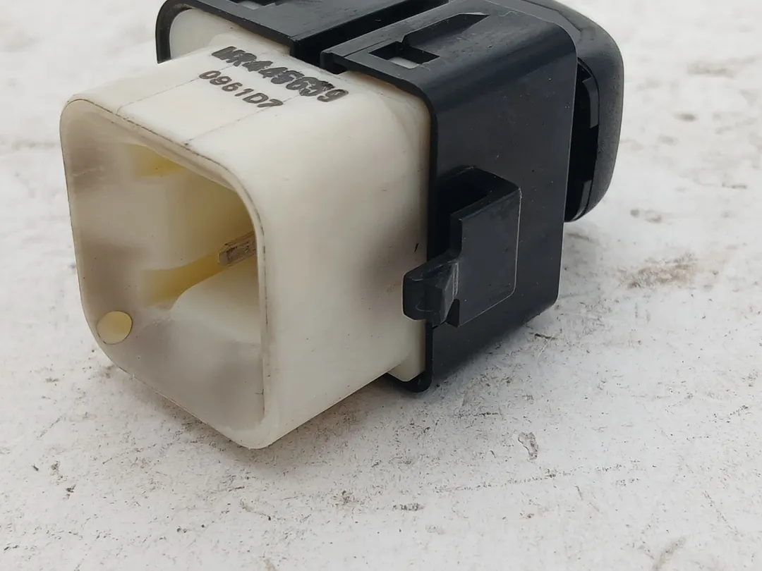 Interruttore alzacristalli porta anteriore destro Interruttore alzacristalli porta anteriore destro
