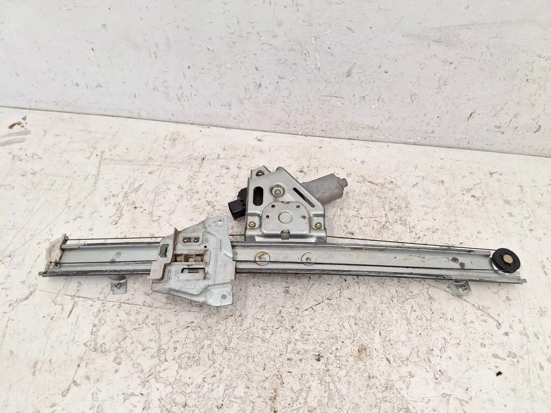 Motorino alzacristallo porta anteriore sinistro Motorino alzacristallo porta anteriore sinistro