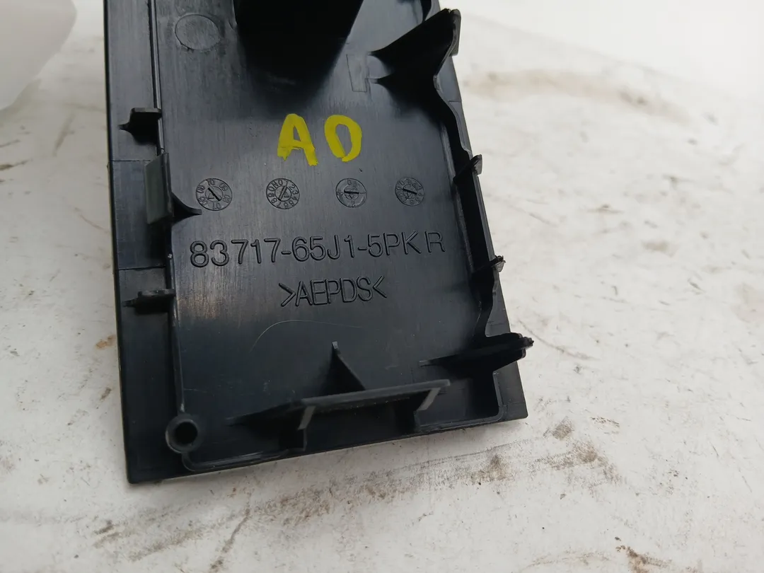 Interruttore alzacristalli porta anteriore destro Interruttore alzacristalli porta anteriore destro