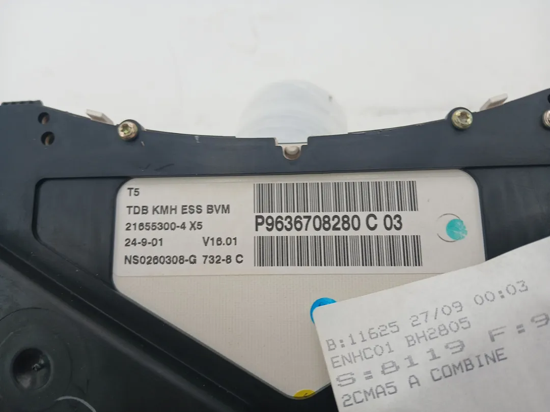 Quadro strumenti contachilometri Quadro strumenti contachilometri