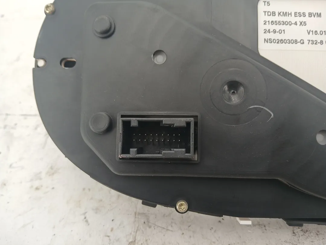 Quadro strumenti contachilometri Quadro strumenti contachilometri