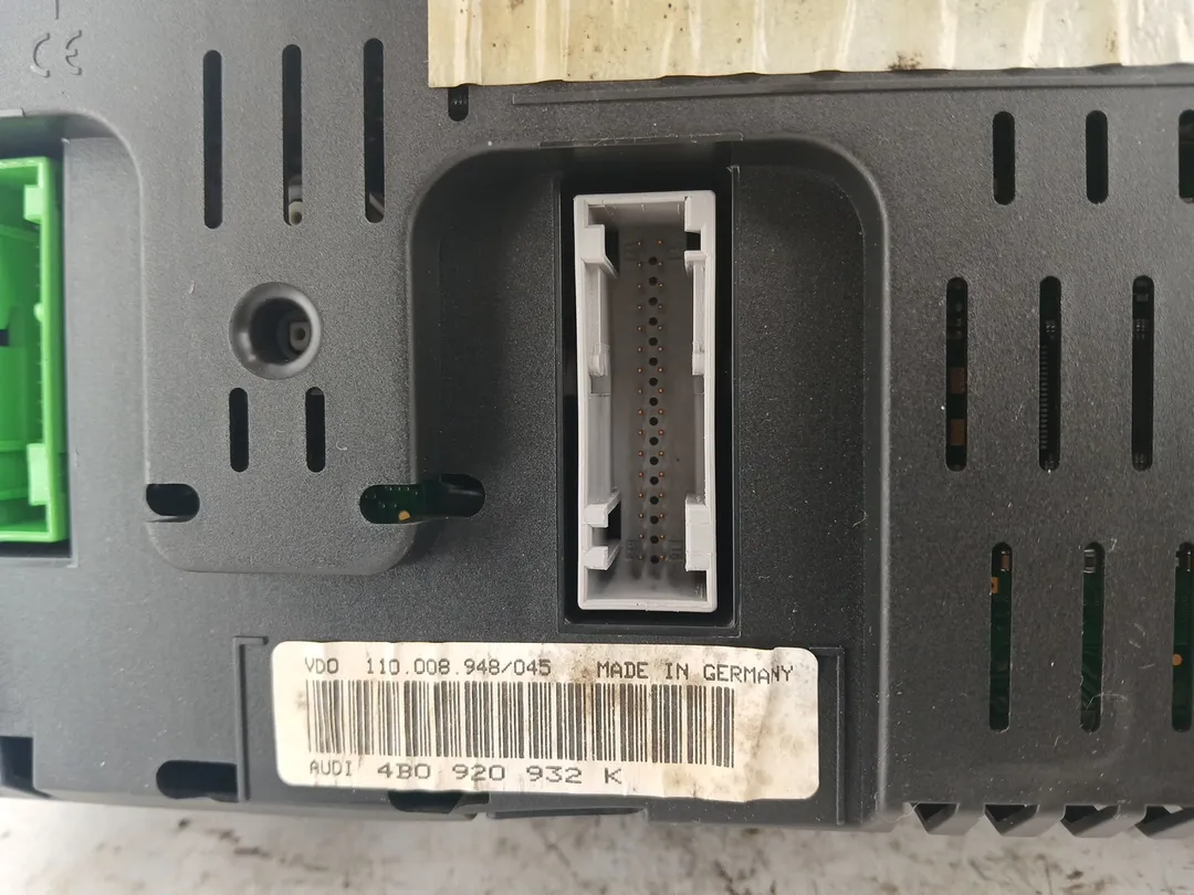 Quadro strumenti contachilometri Quadro strumenti contachilometri