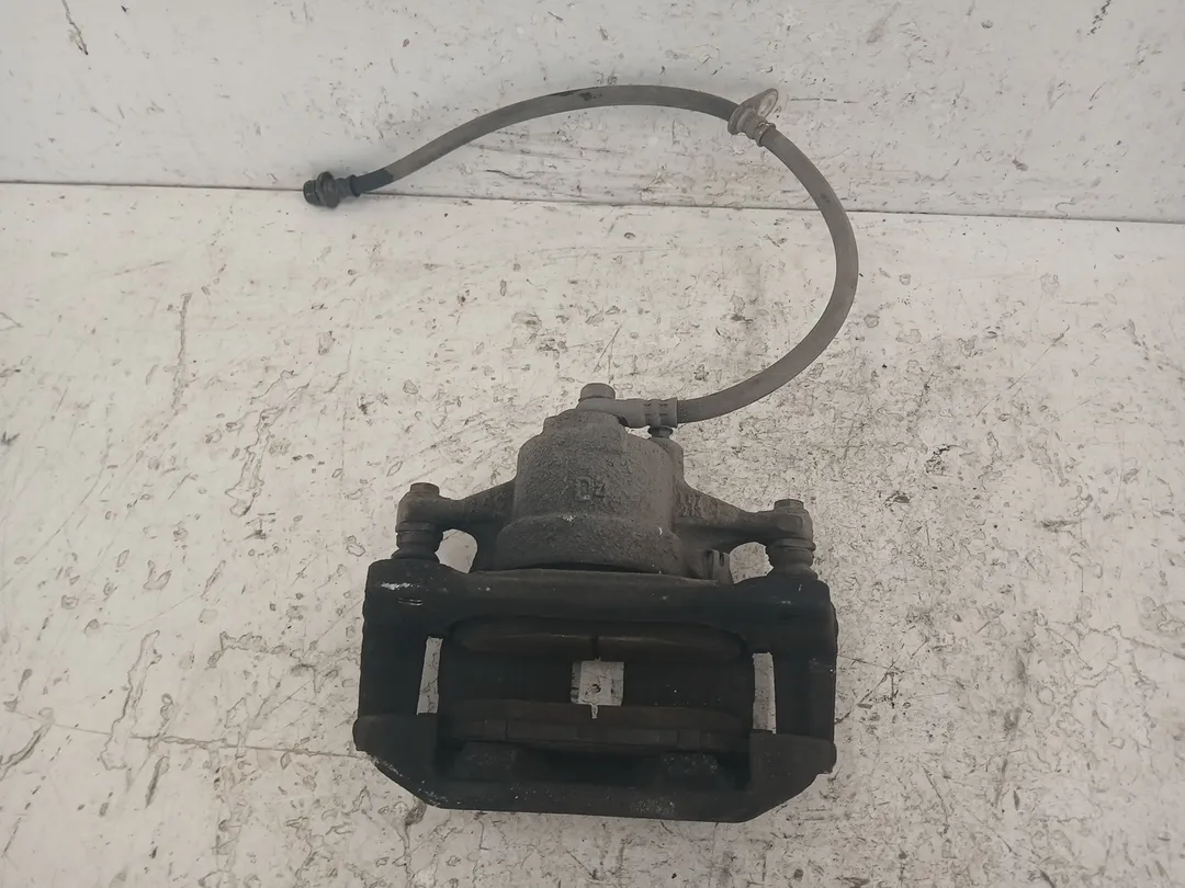 Pinza freno anteriore destro Pinza freno anteriore destro