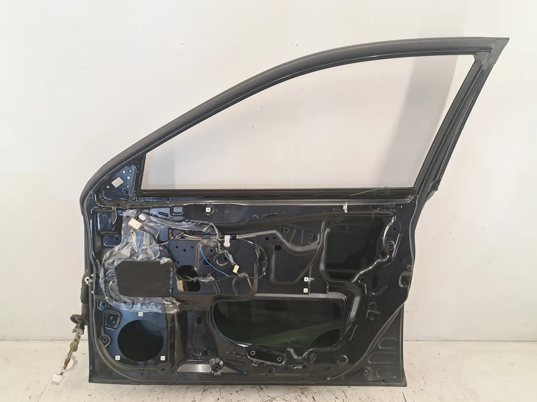 Porta anteriore destro