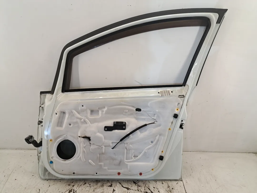 Porta anteriore destro