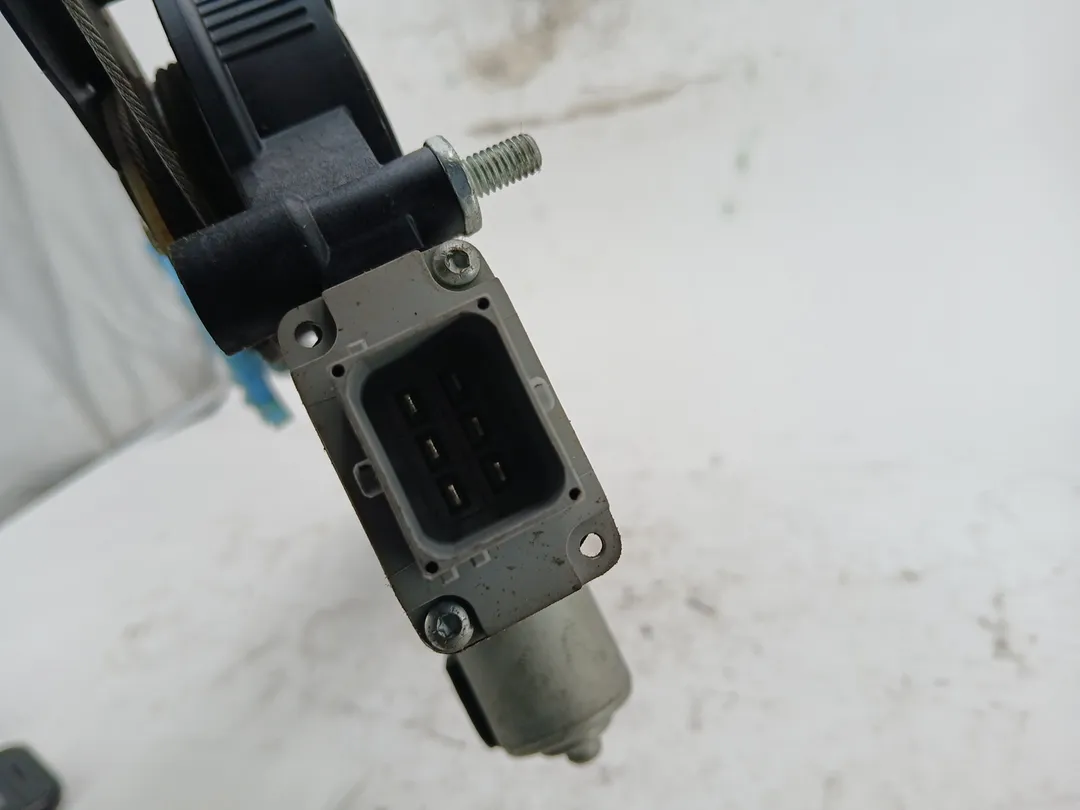 Alzacristallo elettrico porta anteriore con motorino sinistro Alzacristallo elettrico porta anteriore con motorino sinistro