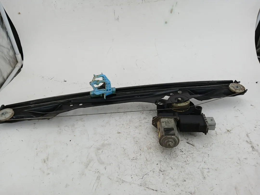 Alzacristallo elettrico porta anteriore con motorino sinistro Alzacristallo elettrico porta anteriore con motorino sinistro