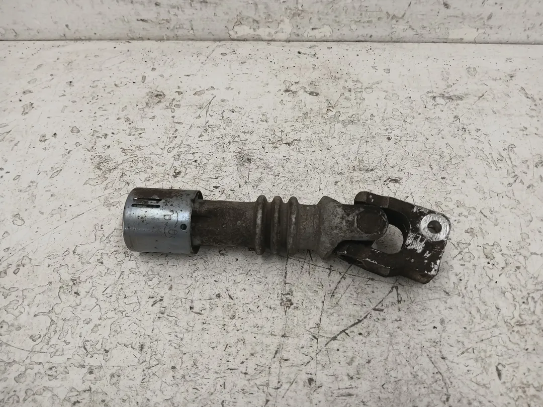 Giunto a snodo albero sterzo Giunto a snodo albero sterzo