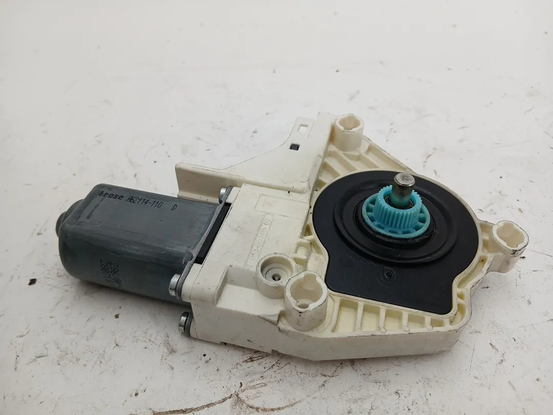 Motorino alzacristallo porta anteriore sinistro Motorino alzacristallo porta anteriore sinistro