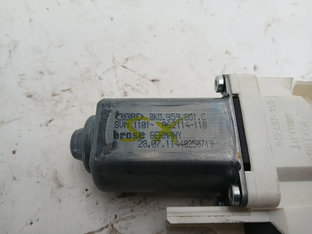 Motorino alzacristallo porta anteriore sinistro Motorino alzacristallo porta anteriore sinistro