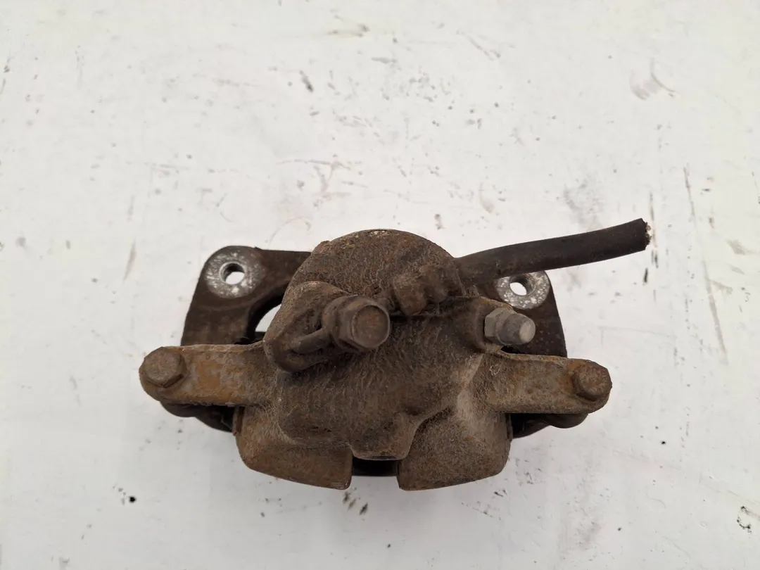 Pinza freno anteriore sinistro Pinza freno anteriore sinistro