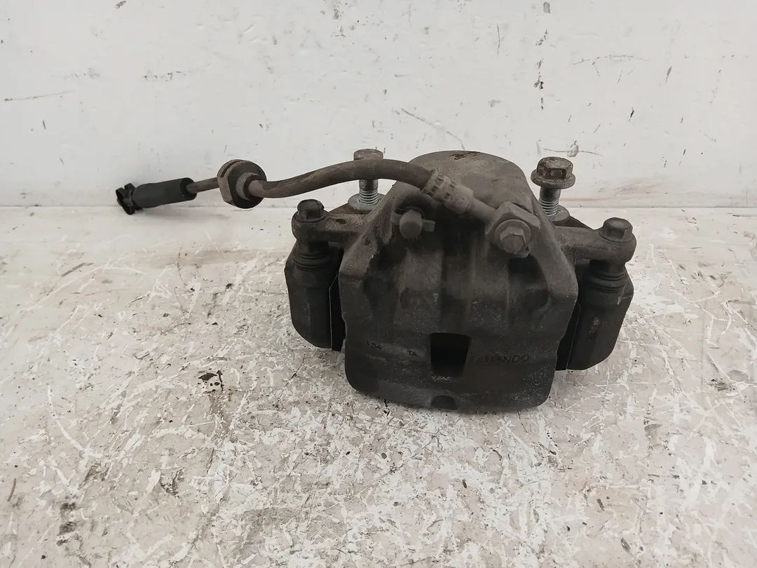 Pinza freno anteriore destro Pinza freno anteriore destro