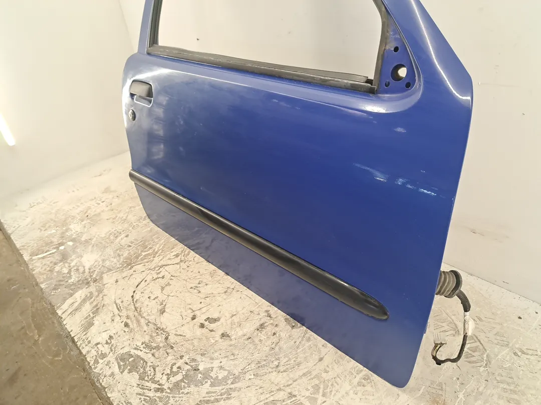 Porta anteriore destro Porta anteriore destro