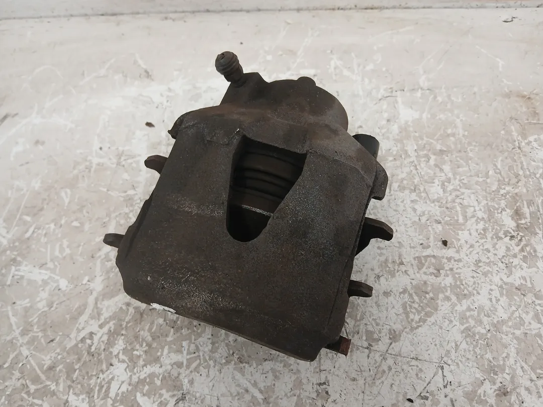 Pinza freno anteriore destro Pinza freno anteriore destro