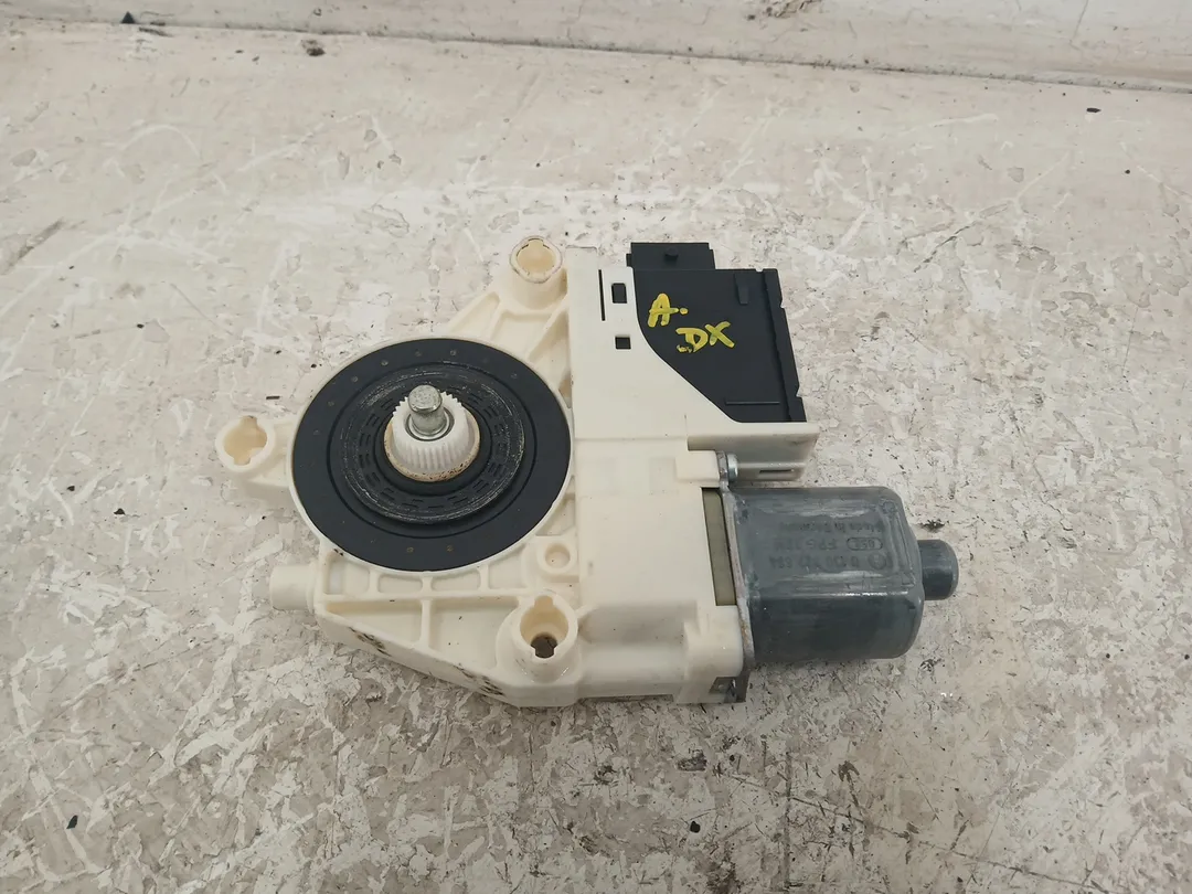 Motorino alzacristallo porta anteriore destro Motorino alzacristallo porta anteriore destro