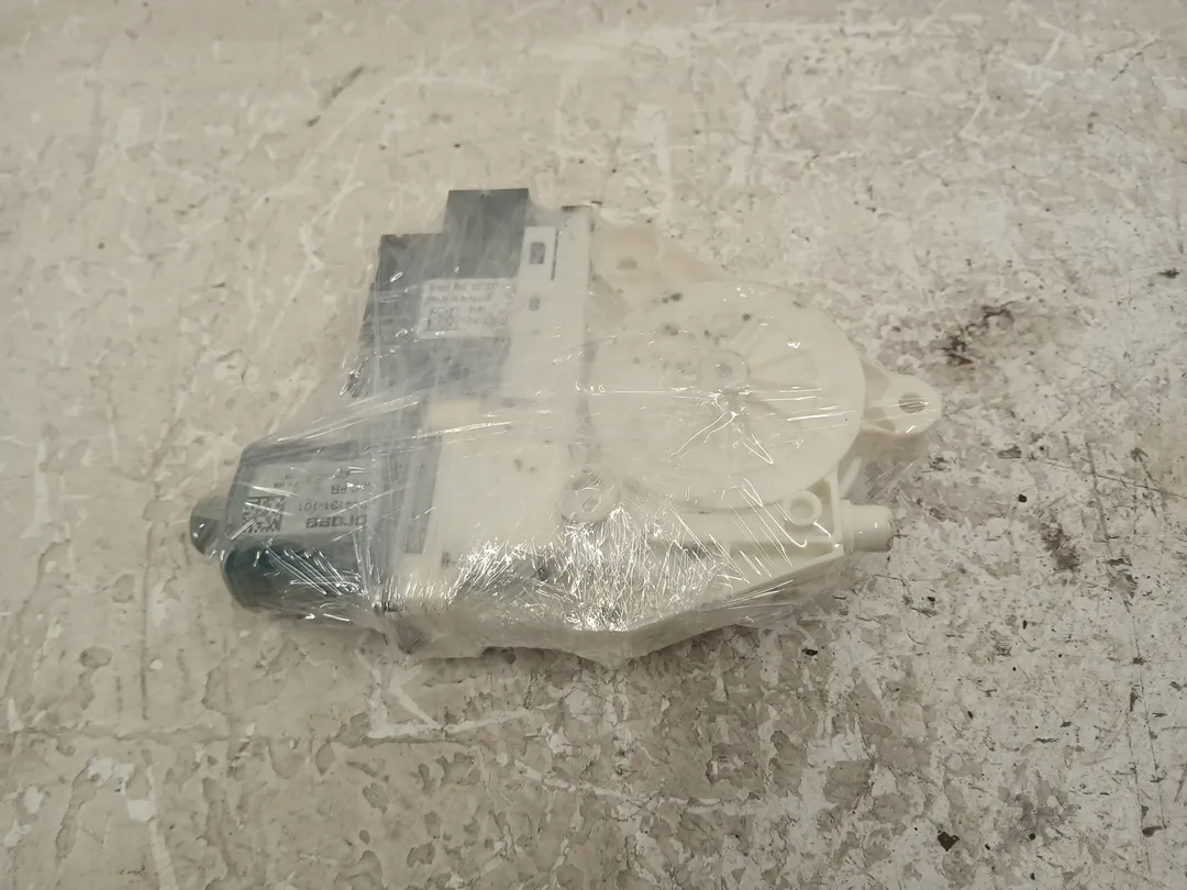 Motorino alzacristallo porta anteriore destro Motorino alzacristallo porta anteriore destro