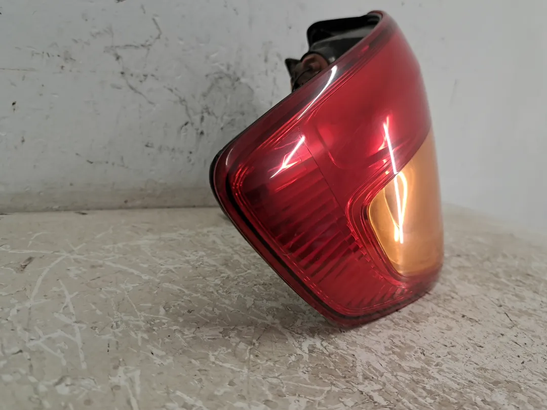 Fanale faro posteriore sinistro