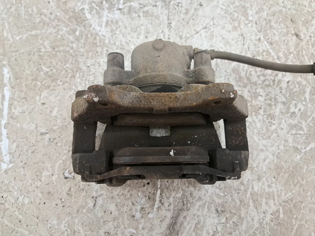 Pinza freno anteriore destro Pinza freno anteriore destro