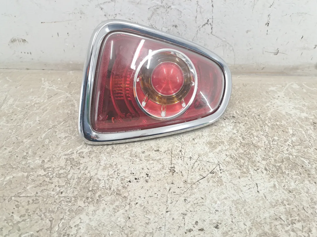 Fanale faro posteriore sinistro